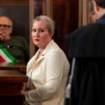 Alla sbarra Alessia Pifferi, la mamma che lasciò morire di stenti la figlia